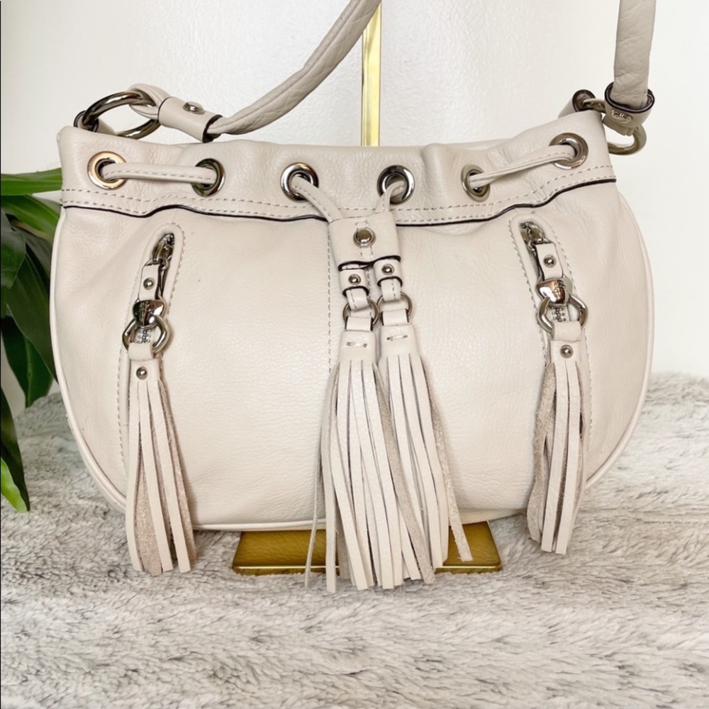 B. Makowsky White Leather Dakota Fringe Crossbody
